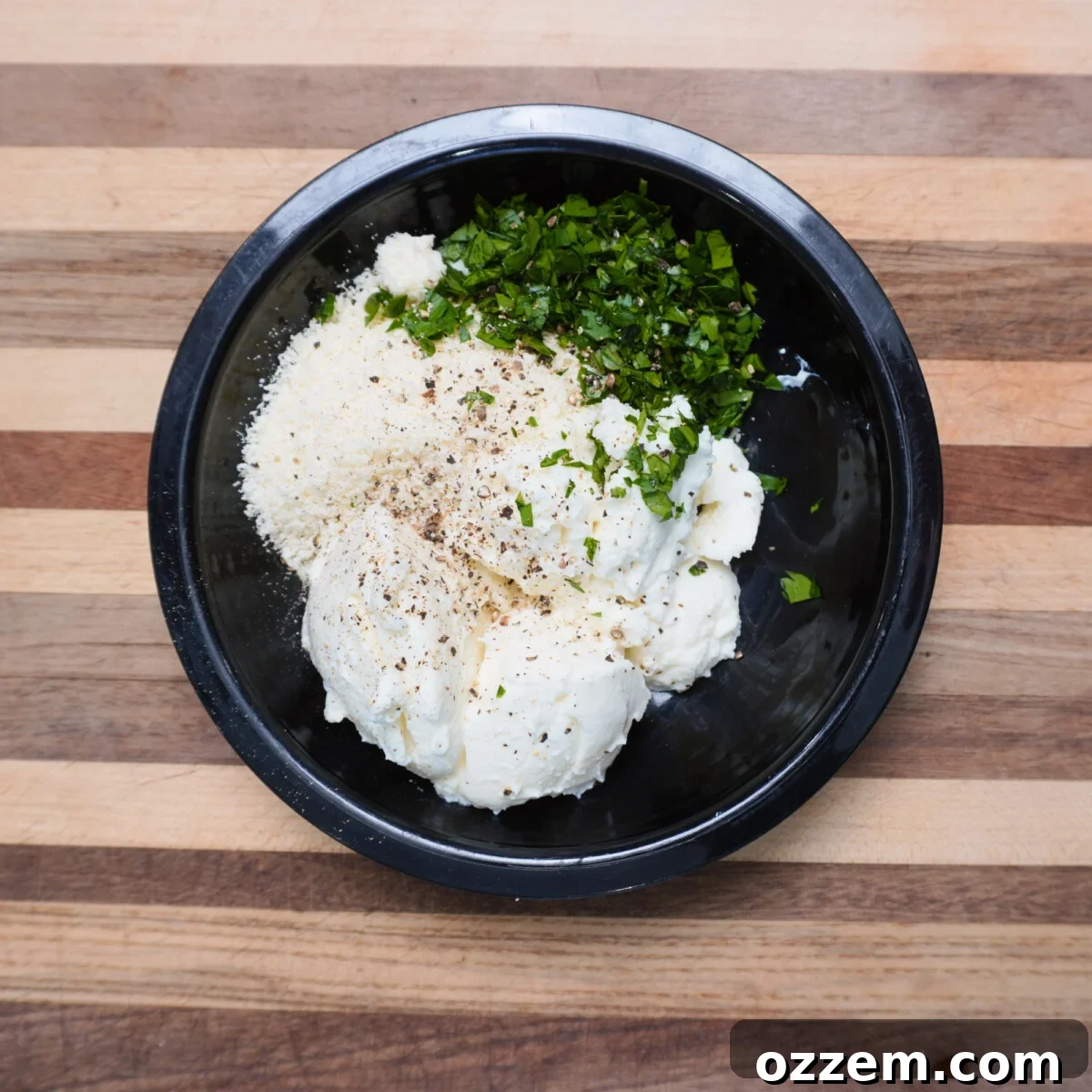 Ricotta cheese mixture.