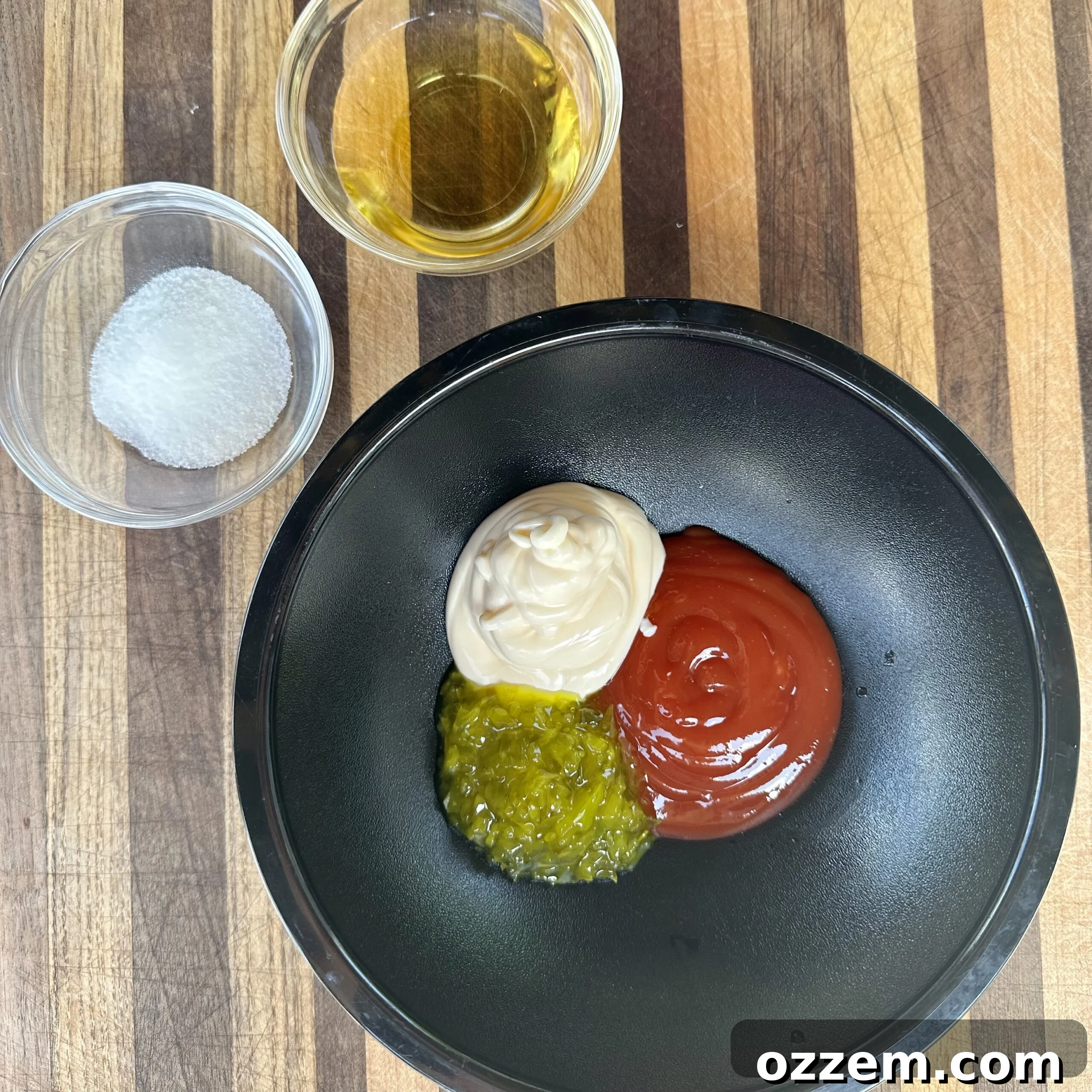 In and Out burger sauce in a bowl